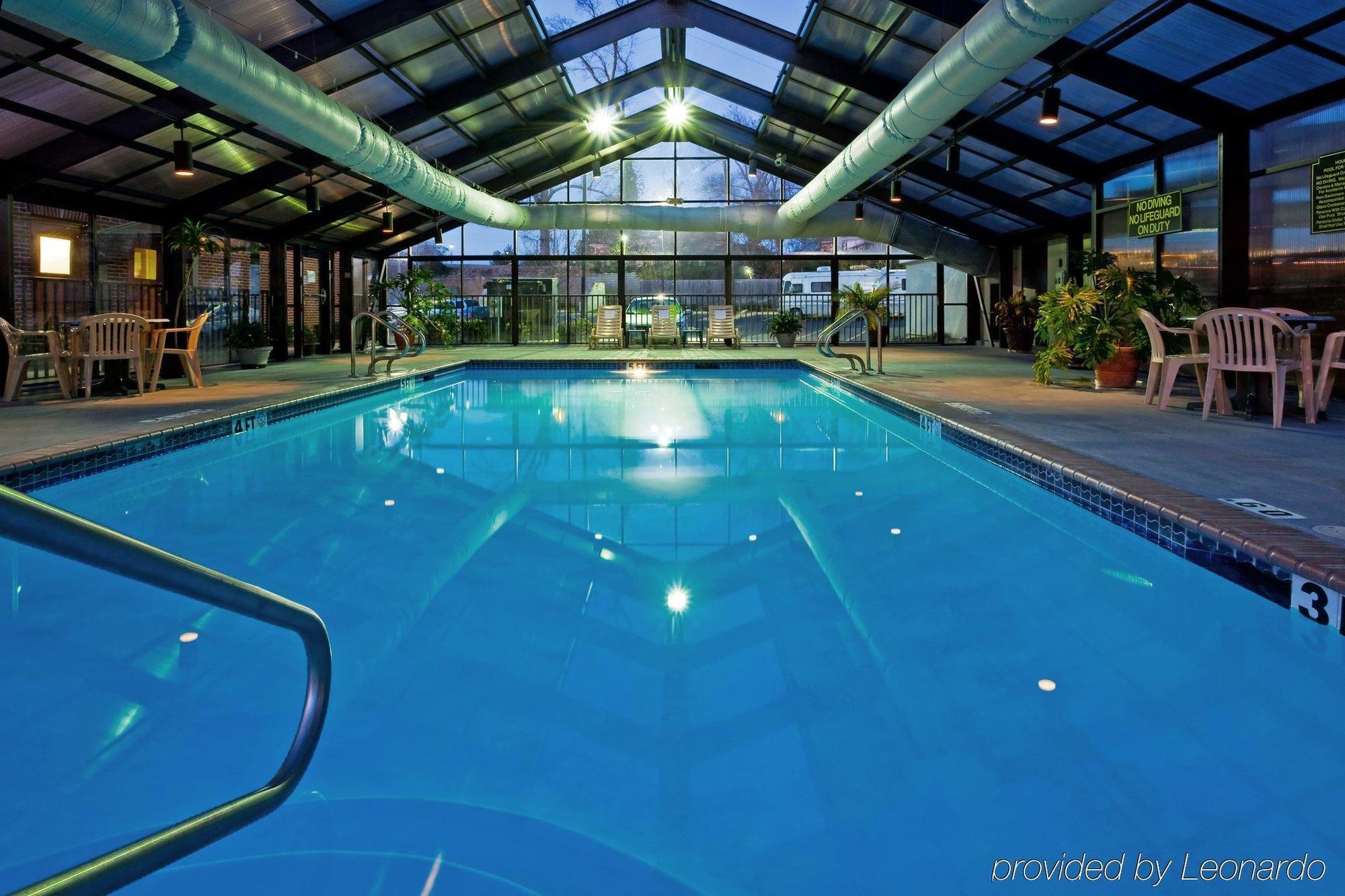 La Quinta Inn & Suites By Wyndham Меридиан Экстерьер фото
