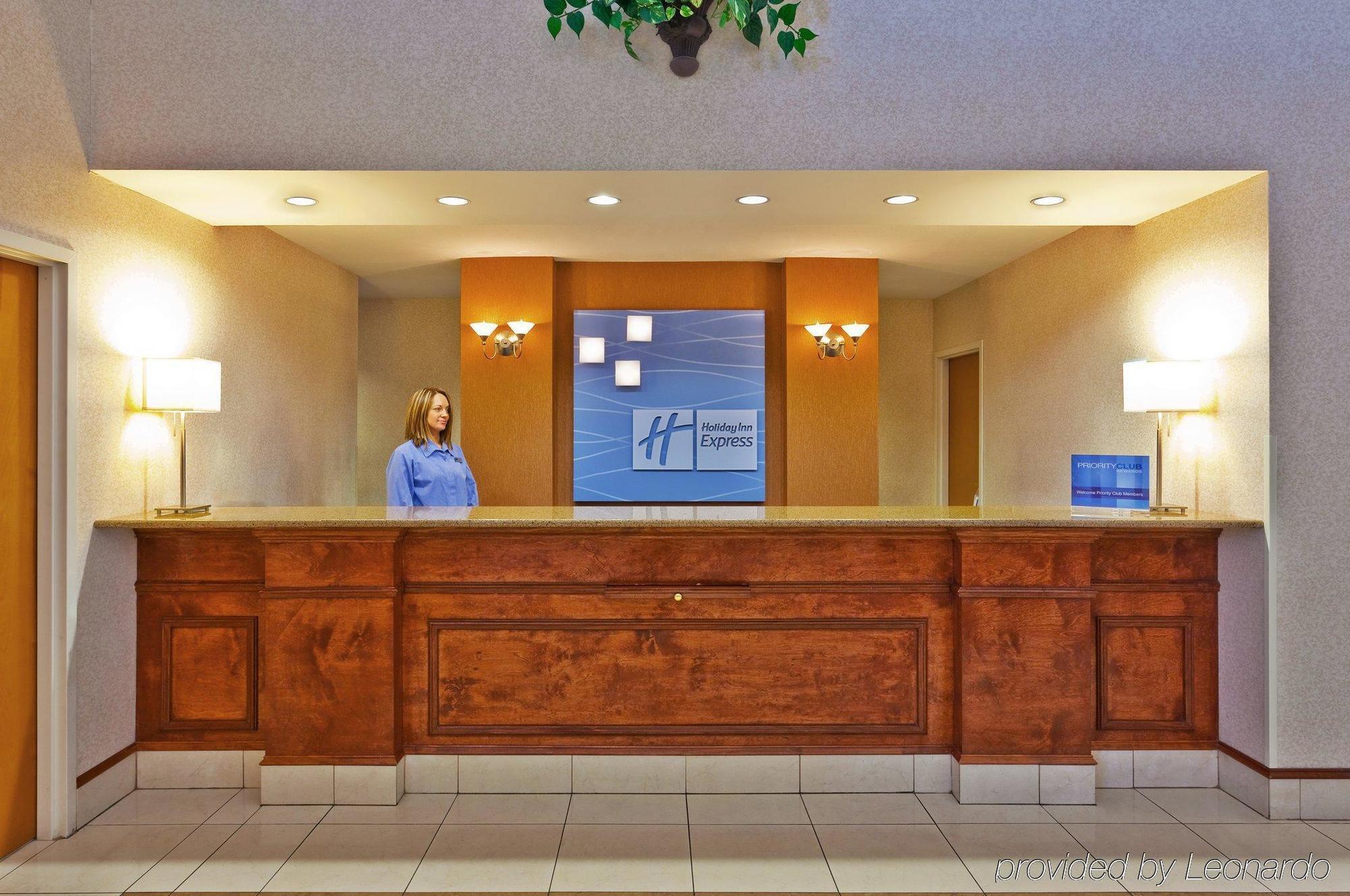 La Quinta Inn & Suites By Wyndham Меридиан Интерьер фото